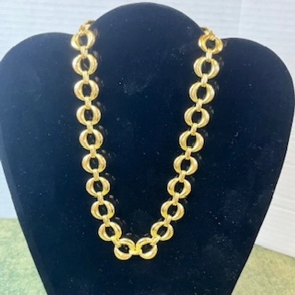 Vintage Gold Tone Chunky Ribbed Link Statement Necklace Collar Chain 16 Inch